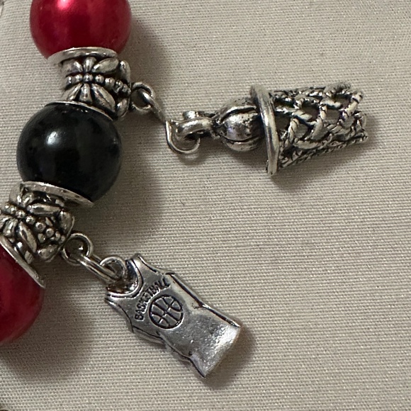 Handmade – NWOT – Sterling silver plated charm bracelet. Red/black beads sporty. - Picture 8 of 16